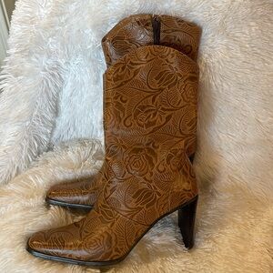 Matisse Rose Embossed Pattern Leather Boots - 9M Made in Brazil